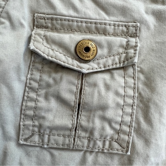 Old Navy Y2K Mid Rise Khaki Loose Baggy Cargo Shorts - Picture 6 of 12